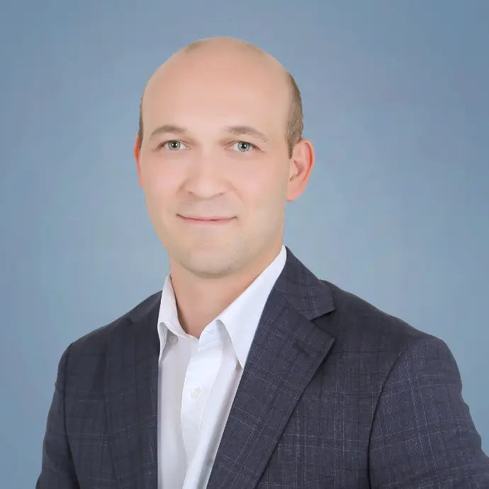 Дониёр Абдуразаков